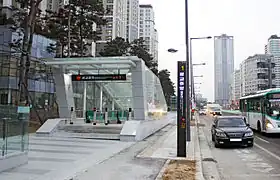 Bouche n°1 de la station, en 2016.