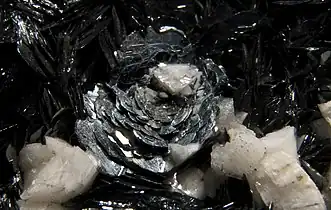 Hématite « rose de fer » et dolomite