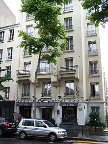 Le Jack's Hôtel, au no&nbsp;19.