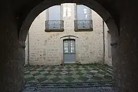 Cour intérieure.