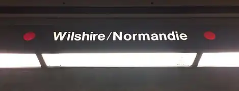 Signalétique à l'intérieur de la station.