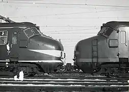 Rames dans les deux livrées.