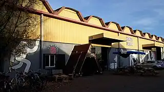 Le skate park situé dans le hangar Darwin.
