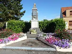 Le monument aux morts.