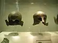 15151-15153 Casques de bronze de type corinthien, sanctuaire d'Olympie, VIIe et VIe siècles av. J.-C.