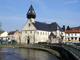 Vue depuis le sud-ouest, à travers le Thérain.