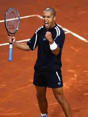 Hicham Arazi, tennisman surnommé « le péon des courts ».