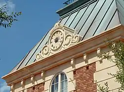 Détail d'une façade du pavillon français.