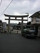 Torii du sanctuaire de Hinomisaki dans la rue