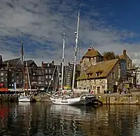 La vieille jetée et la Lieutenance.