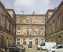 La façade sur cour de l'hôtel d'Andrieu de Montcalvel.