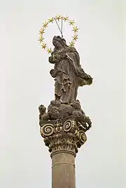 Detail sochy Panny Marie s andílky