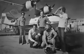 Avec Philippe Cousteau et des membres de l'équipe Cousteau en 1976