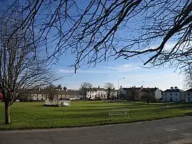 Espace vert au centre du village.