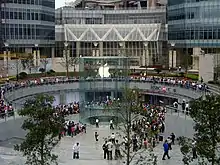 Devant une boutique Apple à Shanghai en 2010.