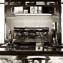 Machine à expresso Illy.
