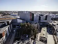 Dixi et l'entourage de la gare. En avant plan à droite l'Asematie.