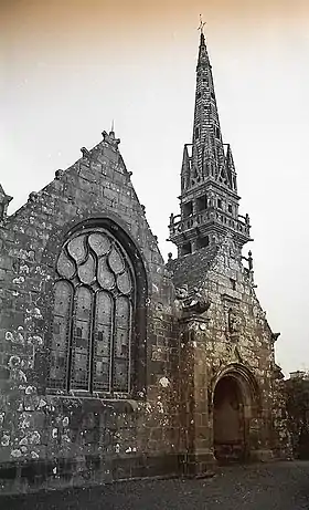Église Sainte-Nonne à Dirinon
