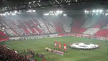 Vue intérieure du stade de l'Olympiakos, lors de la présentation des équipes en Ligue des champions (contre Chelsea)