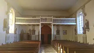 Intérieur (vue depuis le chœur).