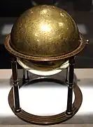 Globe céleste, signé Yunus b.al-Husayn al-Asturlabi (1144), le 3e&nbsp;plus ancien conservé au monde.