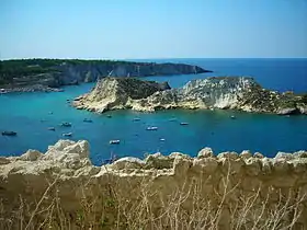 Cretaccio (au centre) vue depuis l'île San Nicola.