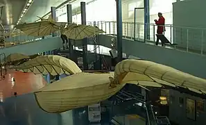 Réplique de la barque ailée du musée du Bourget