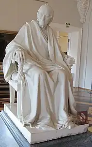 La statue réalisée par Houdon qui a servi de modèle pour le portrait à l'avers.
