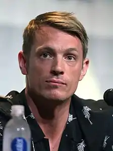 Joel Kinnaman est Rick Flag