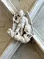 Clé de voûte : Saint Michel terrassant le démon.