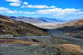 RN G318 : Xiamude (après Tingri), et avant le col de Lalung (5 050 m).
