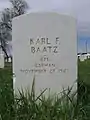 Tombe de Karl F. Baatz, un Allemand de la Seconde Guerre Mondiale &nbsp;(c).