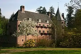 Le vieux château Het Loo, dans le domaine forestier.