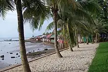 Le marché des pêcheurs vu de la promenade