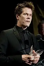 Kevin Bacon reçoit le Merit Award décerné par l'United Service Organizations