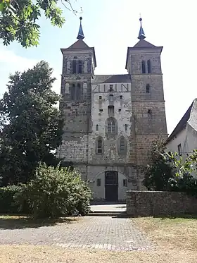Entrée de l'église abbatiale