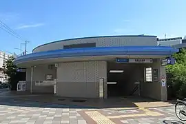 Entrée no&nbsp;1 de la station