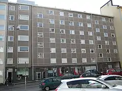 Troisième ligne 12.