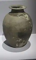 Jarre de Koguryo, VIe&nbsp;siècle. Grès à décor en quadrillage. H. 35,7 cm. Pyongyang. Musée national de Corée