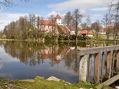 Těchonice : église Saints-Philippe-et-Jacques.