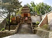 Une porte de l'enceinte du mausolée du Panembahan Senopati à Kota Gede