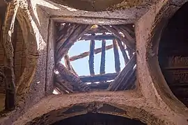 Restes de la couverture d'un dôme.