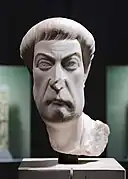 Portrait du mécène municipal Eutrope. Milieu du Ve&nbsp;siècle EC. Musée d'Histoire de l'art de Vienne