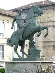 Gladiateur à cheval (1902), Paris, centre hospitalier Sainte-Anne.