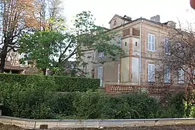 Le prieuré, ancien palais abbatial.