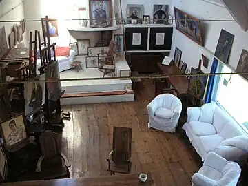 Atelier de peinture au Regenboog, à Heist, Belgique.