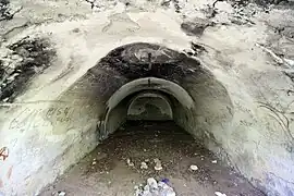 L'intérieur de la traverse-abri de la batterie annexe basse no&nbsp;1.