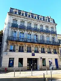 Agence de la banque LCL, rue Léon-Gambetta