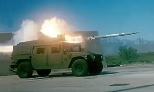 Tir d'un missile LOSAT depuis un HMMWV.