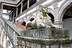 Sphinx du château de la Bâtie d'Urfé.